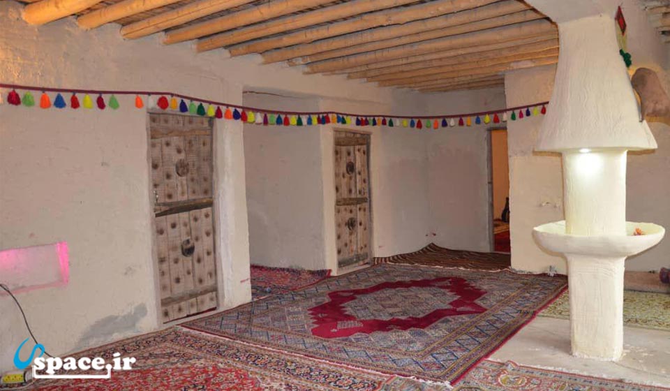 اتاق سنتی و زیبای اقامتگاه بوم گردی پاپیلا - ایذه - دشت بزرگ سوسن