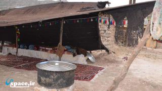 سیاه چادر عشایری در اقامتگاه بوم گردی پاپیلا - ایذه - دشت بزرگ سوسن